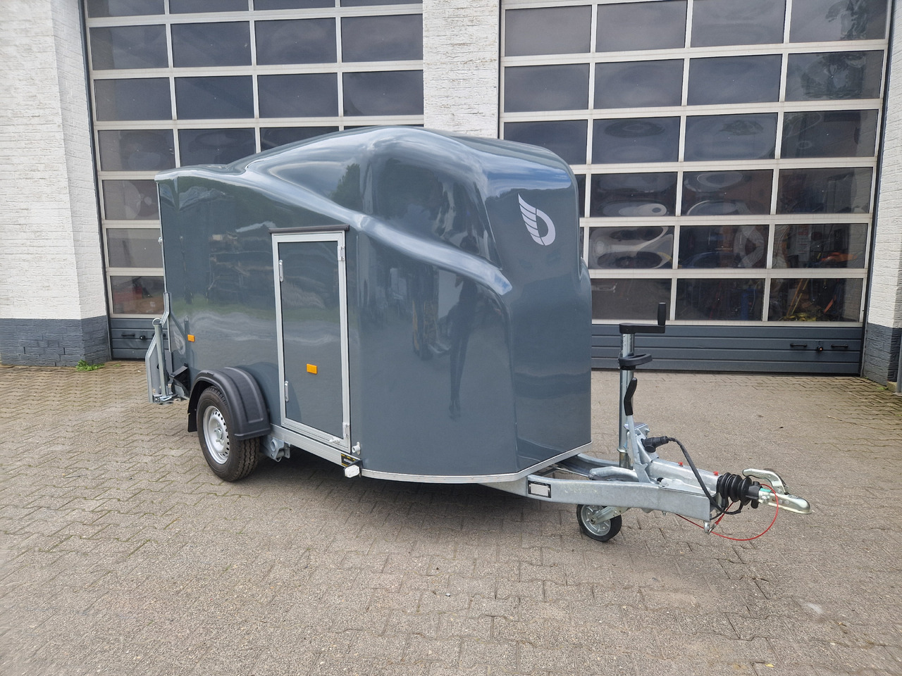 Debon Cargo 1300 300x152x168cm irongrey Seitentür 1300kg Pullman 100km/H - Caja cerrada remolque: foto 1 Debon Cargo 1300 300x152x168cm irongrey Seitentür 1300kg Pullman 100km/H - Caja cerrada remolque: foto 1