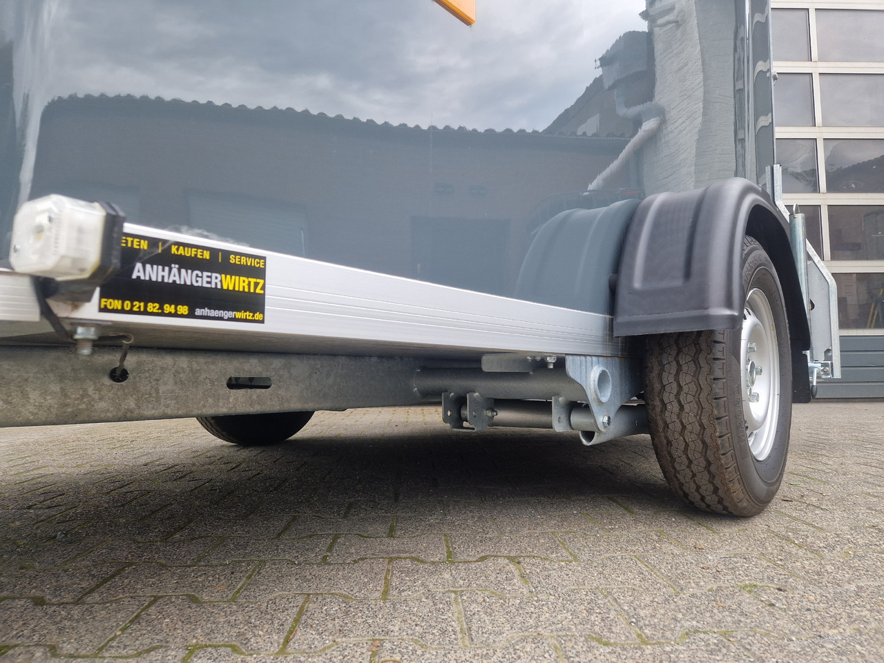 Caja cerrada remolque Debon Cargo 1300 300x152x168cm irongrey Seitentür 1300kg Pullman 100km/H: foto 13