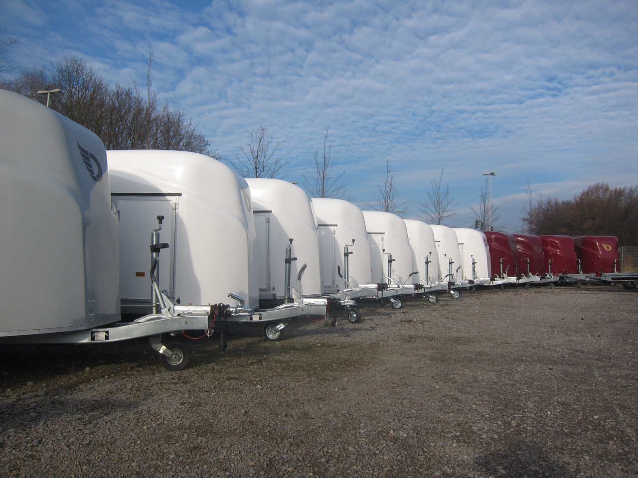 Debon Cargo 1300 300x152x168cm white Alufelgen Seitentür Pullman 100km/H 1300kg Modell 2024 - Caja cerrada remolque: foto 4 Debon Cargo 1300 300x152x168cm white Alufelgen Seitentür Pullman 100km/H 1300kg Modell 2024 - Caja cerrada remolque: foto 4