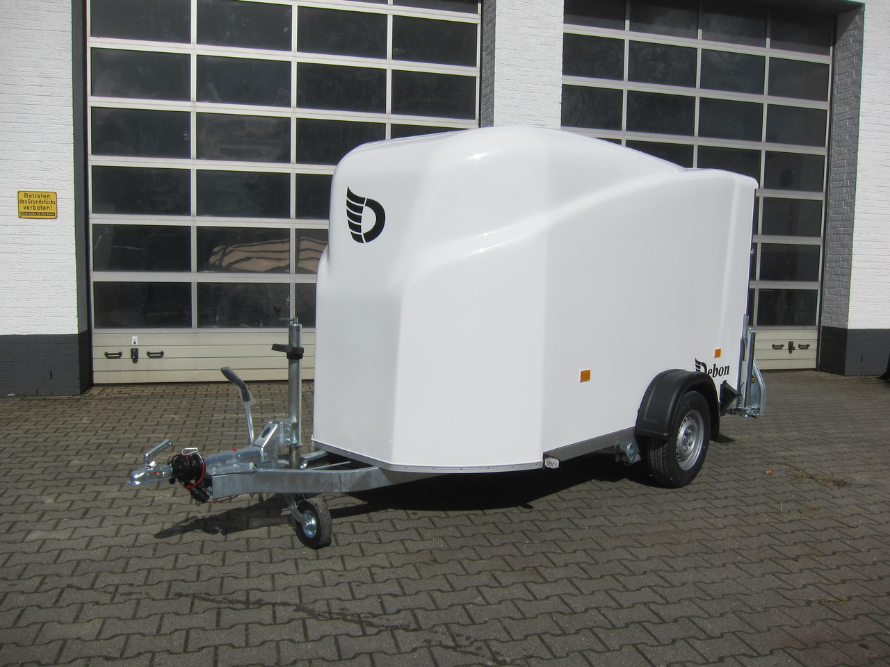 Debon Cargo 1300 300x152x168cm white Pullman II 1300kg 100km/H Modell 2024 - Caja cerrada remolque: foto 1 Debon Cargo 1300 300x152x168cm white Pullman II 1300kg 100km/H Modell 2024 - Caja cerrada remolque: foto 1