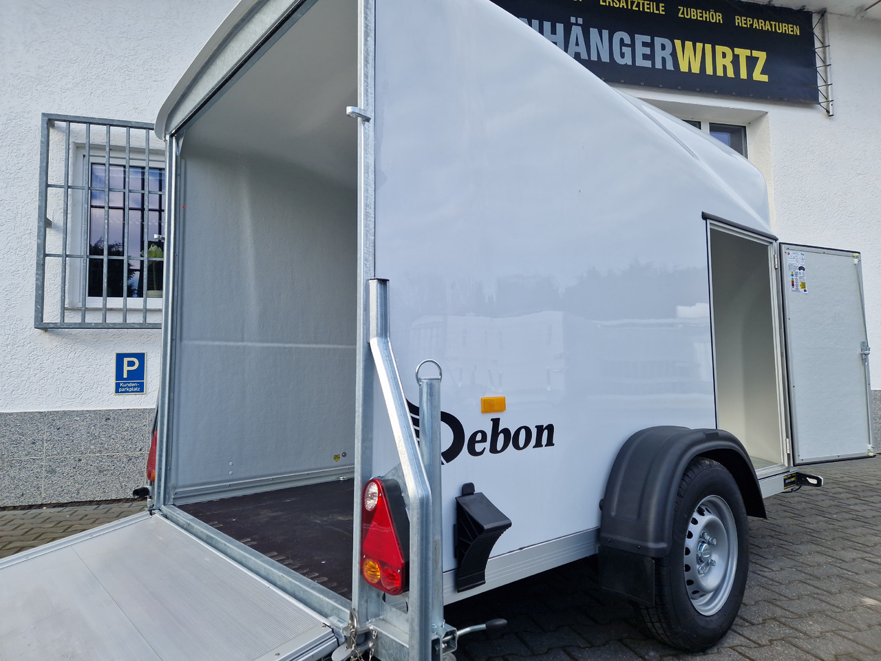 Debon Cargo 1300 300x152x168cm white Seitentür Pullman II 100km/H 1300kg Modell 2025 - Caja cerrada remolque: foto 4 Debon Cargo 1300 300x152x168cm white Seitentür Pullman II 100km/H 1300kg Modell 2025 - Caja cerrada remolque: foto 4
