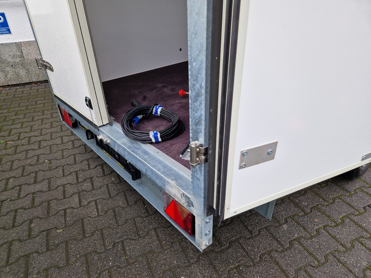 Frigorífico remolque Kargo CoolBoxx FK2736HT 355x162x198cm Seitentür 230V +Kühler Govi Arktik 2000 100km/H 2700kg: foto 16