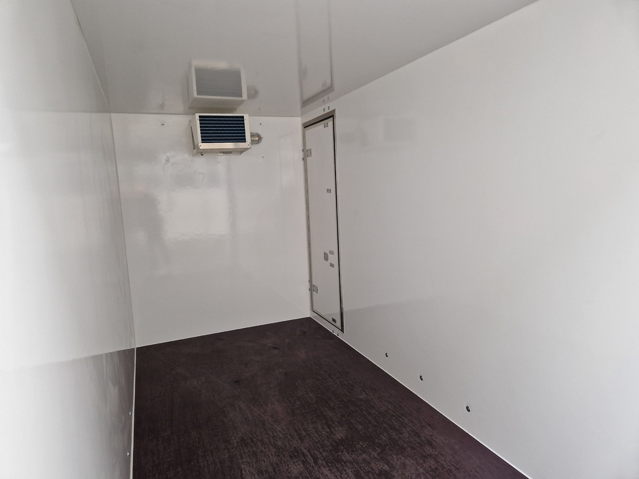 Frigorífico remolque Kargo CoolBoxx FK2736HT 355x162x198cm Seitentür 230V +Kühler Govi Arktik 2000 100km/H 2700kg: foto 11