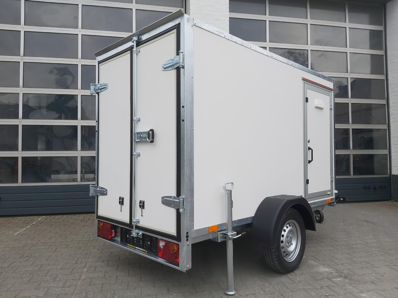 Kargo TFD 250.00 250x125x150cm Seitentür Zurrsystem (S) 100km/H 750kg Abverkauf - Caja cerrada remolque: foto 2 Kargo TFD 250.00 250x125x150cm Seitentür Zurrsystem (S) 100km/H 750kg Abverkauf - Caja cerrada remolque: foto 2