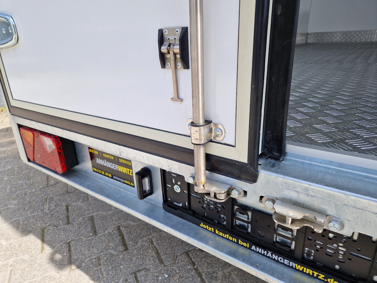 Kühlanhänger Cargo Therm TFI 430T 430x180x200cm Lebensmittel HACCP Govi Arktik 2000 2700kg - Frigorífico remolque: foto 4 Kühlanhänger Cargo Therm TFI 430T 430x180x200cm Lebensmittel HACCP Govi Arktik 2000 2700kg - Frigorífico remolque: foto 4
