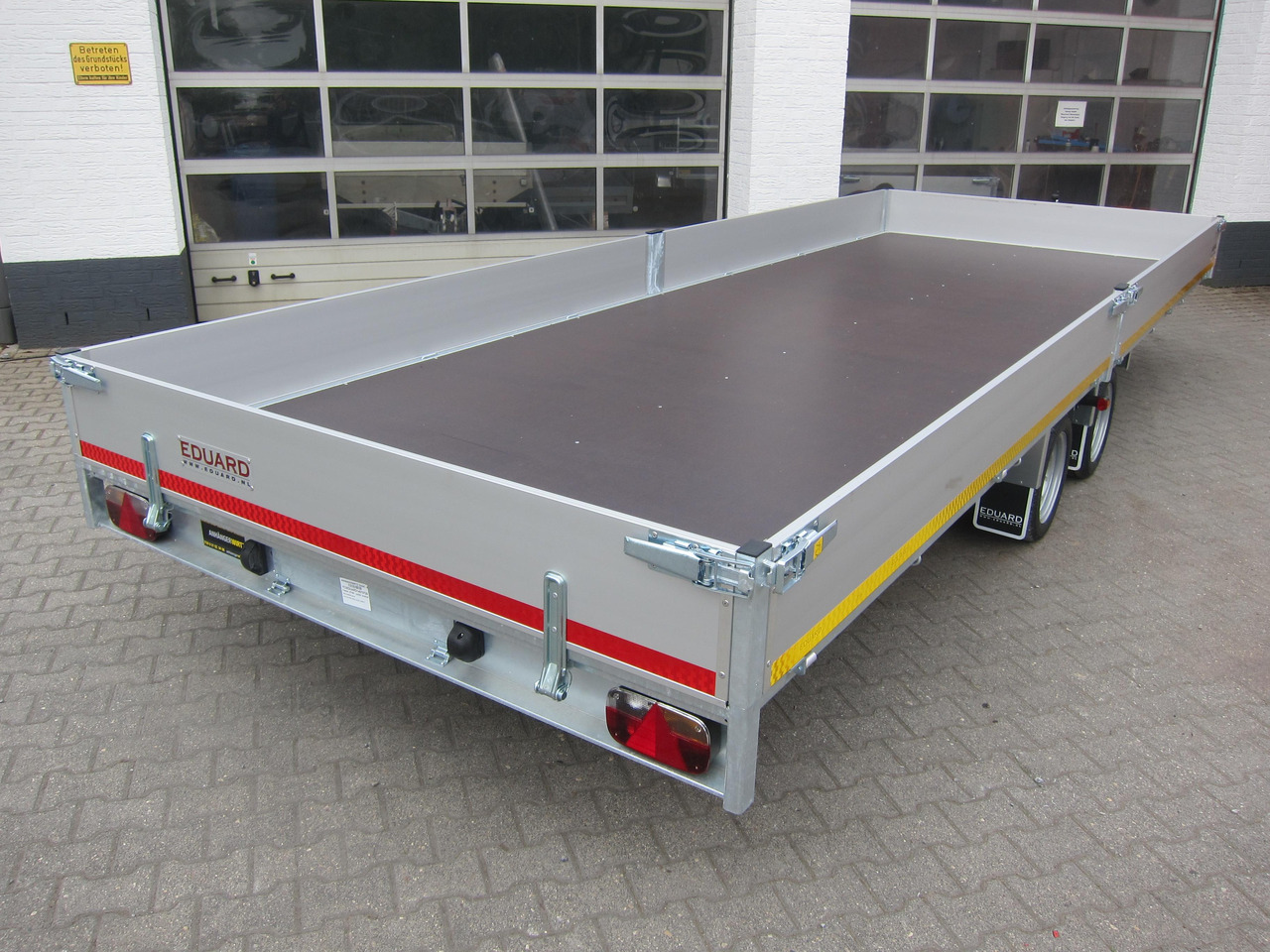 Multi Transporter 606x220x30cm Lfh: 63cm Auffahrrampen Alu Winde (XXXL) 3500kg Aktion - Remolque plataforma/ Caja abierta: foto 5 Multi Transporter 606x220x30cm Lfh: 63cm Auffahrrampen Alu Winde (XXXL) 3500kg Aktion - Remolque plataforma/ Caja abierta: foto 5