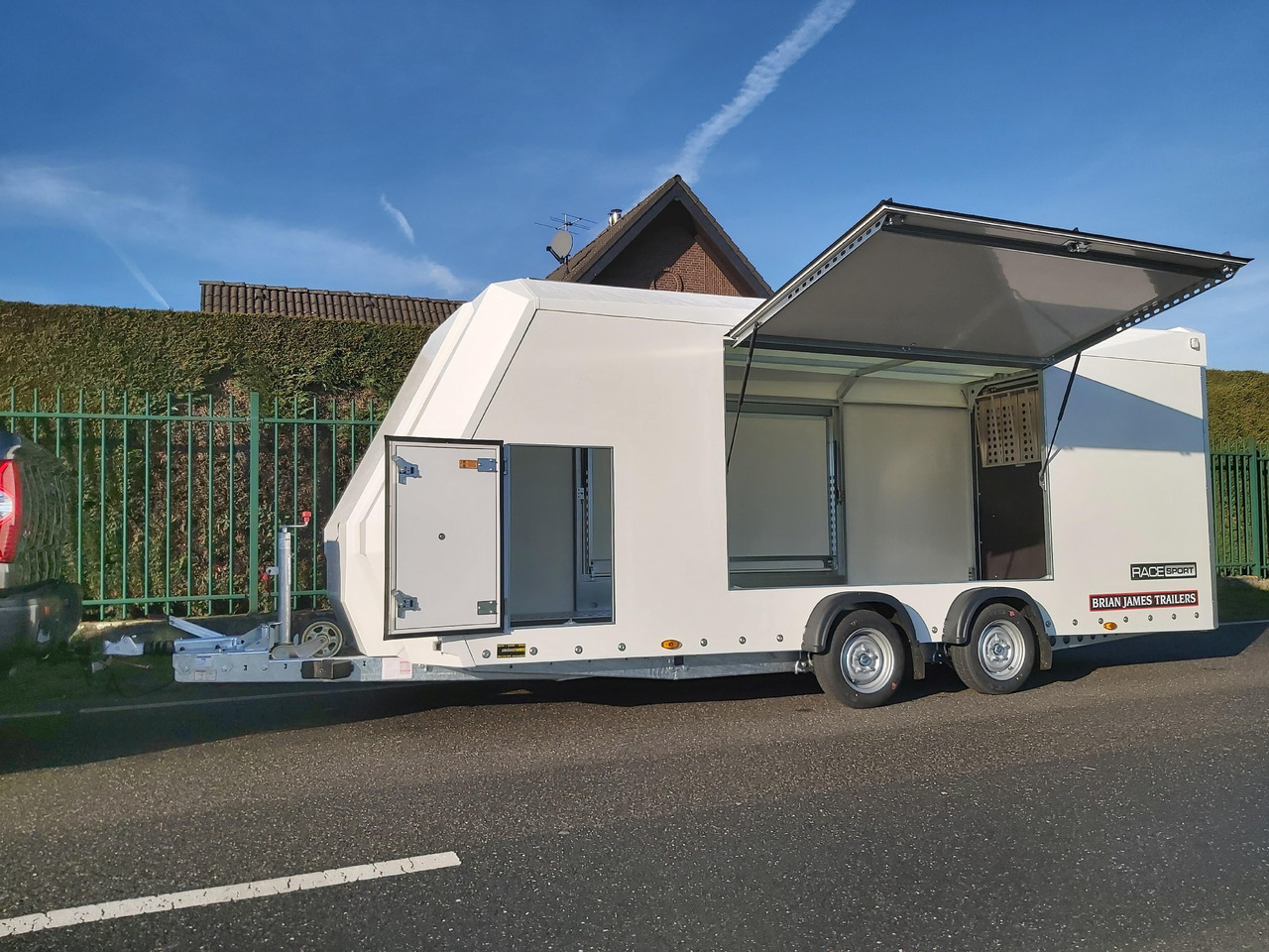 Portavehículos remolque Race Sport Transporter 500x200x175cm 3000kg geschützter Fahrzeugtranport: foto 1