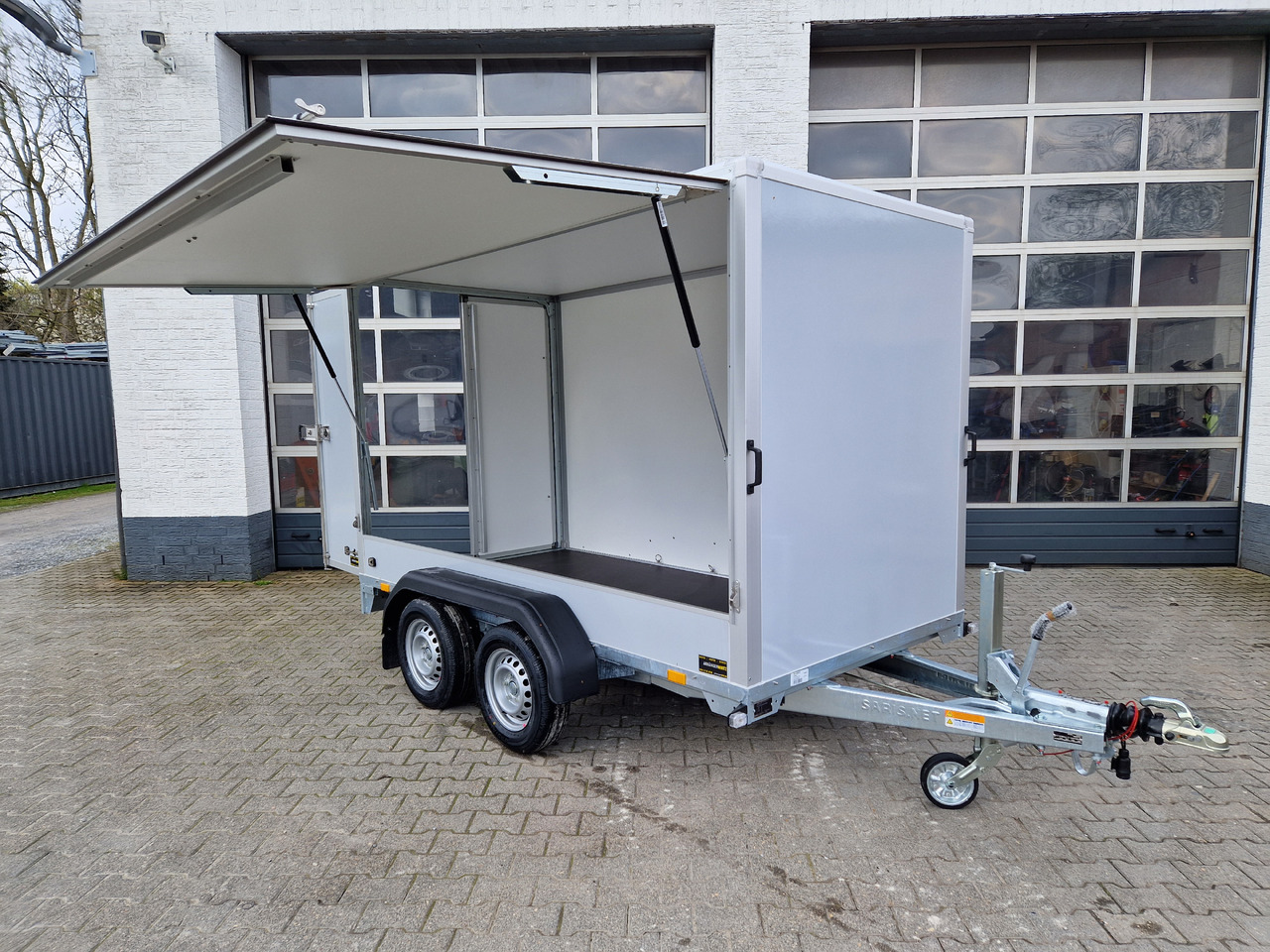 Saris Koffer GO 306 154 180 2000 2 306x154x180cm GFK grau Seitenklappe (M) 2000kg Modell 2024 - Caja cerrada remolque: foto 1 Saris Koffer GO 306 154 180 2000 2 306x154x180cm GFK grau Seitenklappe (M) 2000kg Modell 2024 - Caja cerrada remolque: foto 1