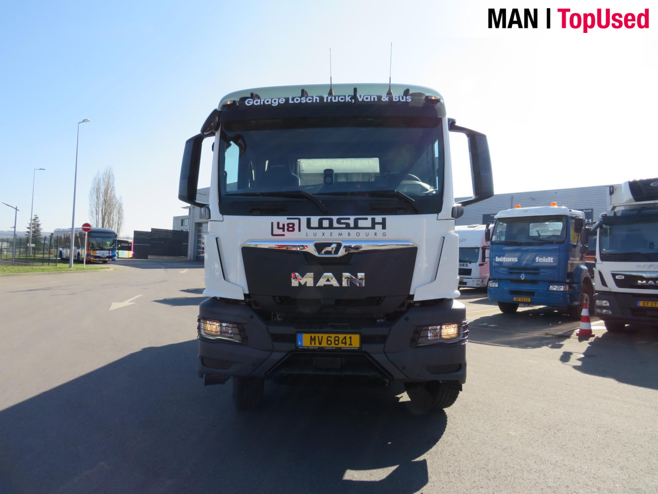 MAN TGS 41.480 8x4 BB CH Schmitz Muldenkipper Retarder - Volquete camión: foto 2 MAN TGS 41.480 8x4 BB CH Schmitz Muldenkipper Retarder - Volquete camión: foto 2