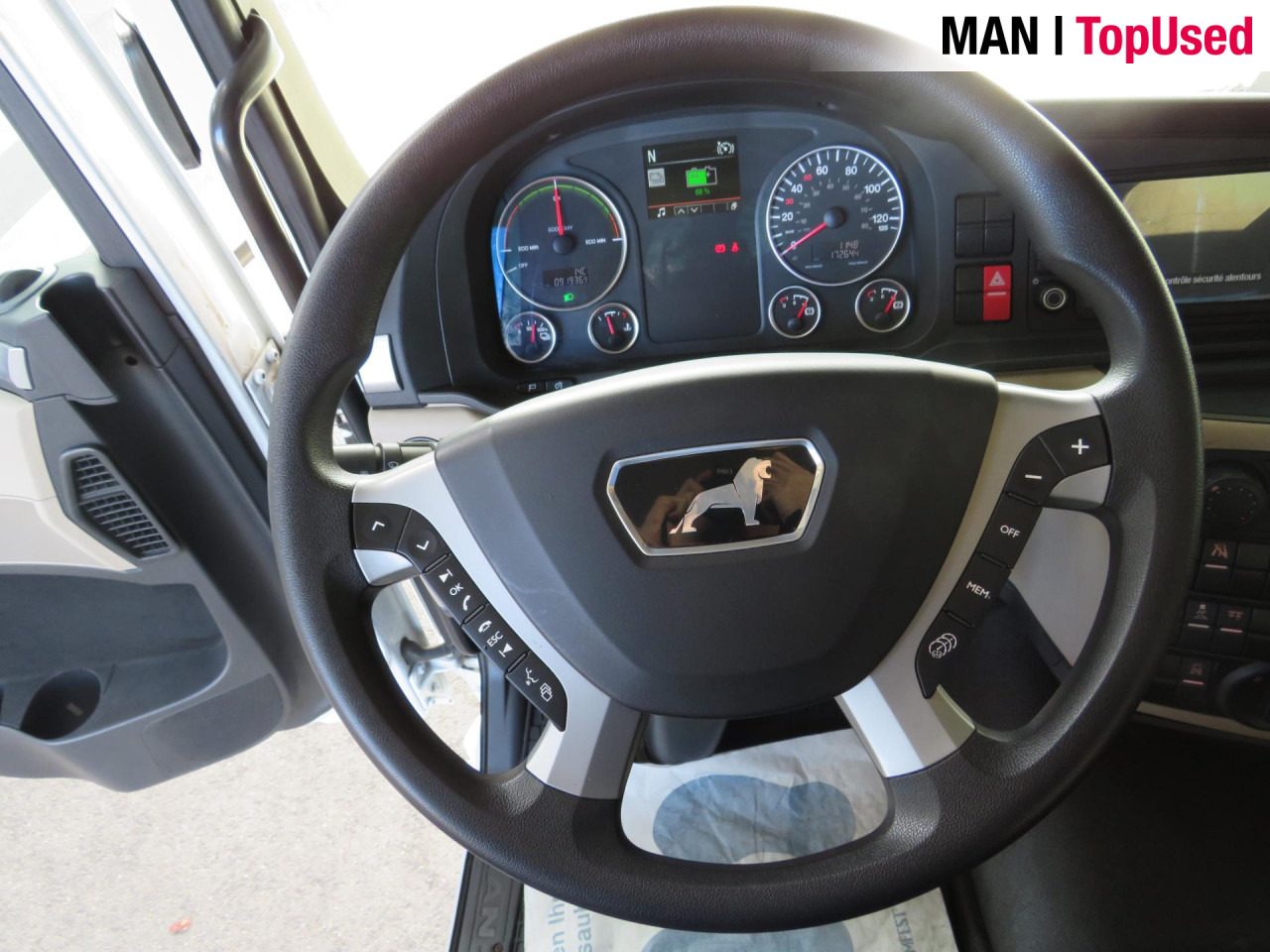 MAN eTGM 26.360 E 6X2-4 LL Kühlkoffer Klima Luftfeder - Frigorífico camión, Camión eléctrico: foto 4 MAN eTGM 26.360 E 6X2-4 LL Kühlkoffer Klima Luftfeder - Frigorífico camión, Camión eléctrico: foto 4