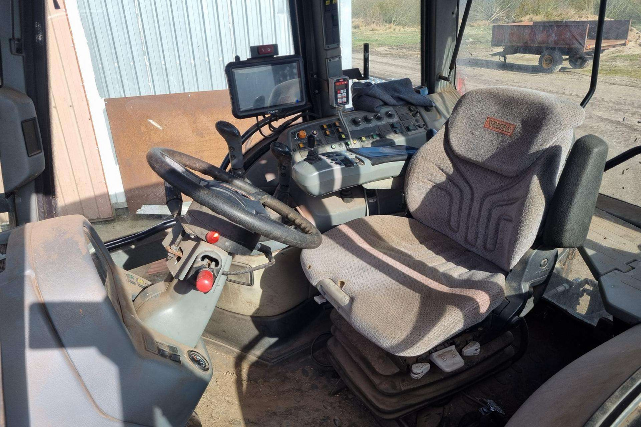 Tractor Valtra T190: foto 9