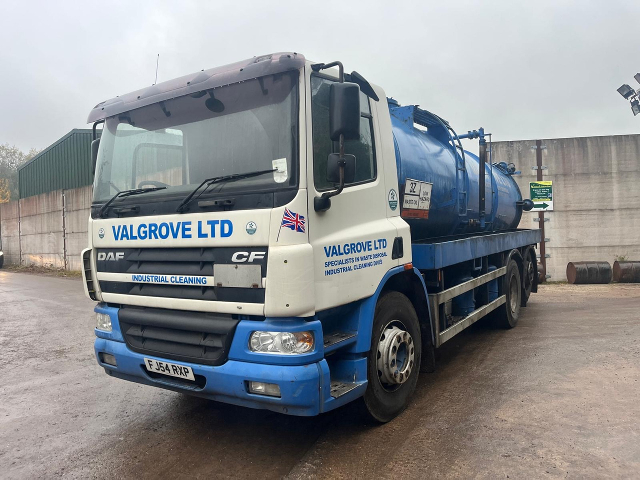 DAF 75 CF - Cisterna camión: foto 1 DAF 75 CF - Cisterna camión: foto 1