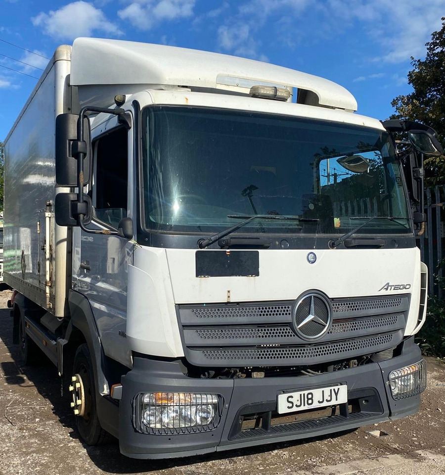 Mercedes Atego 816 - Camión caja cerrada: foto 3 Mercedes Atego 816 - Camión caja cerrada: foto 3