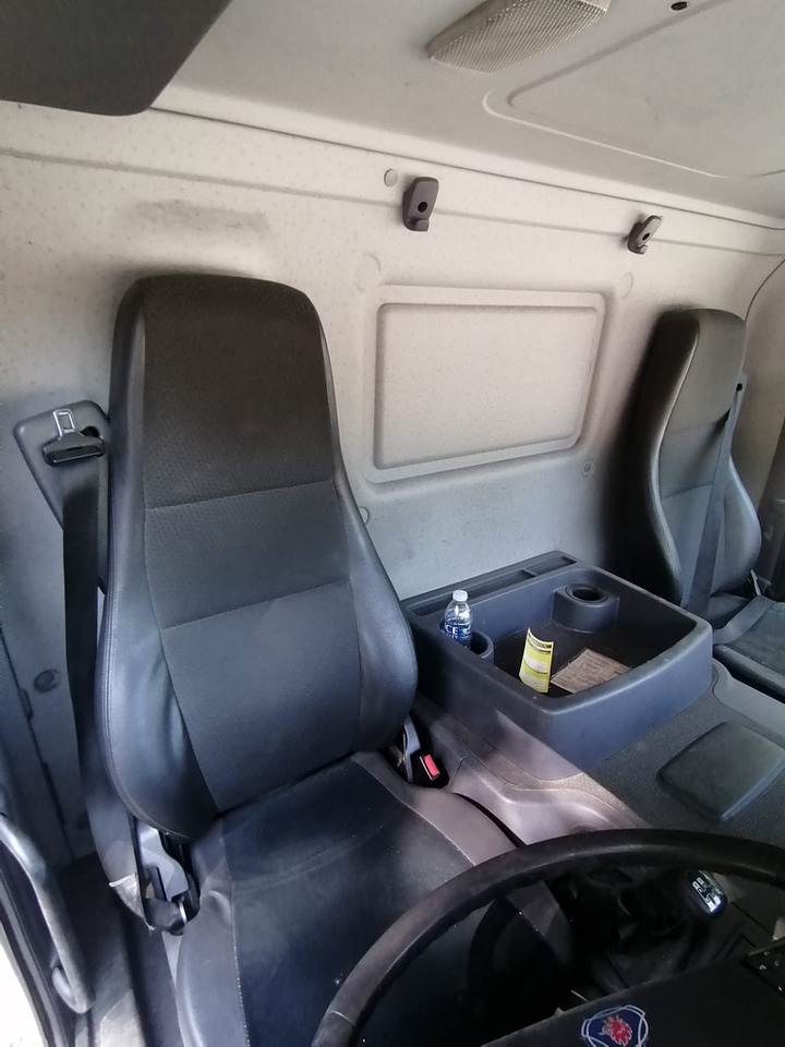 Scania P230 4x2 Box Van - Furgoneta: foto 5 Scania P230 4x2 Box Van - Furgoneta: foto 5