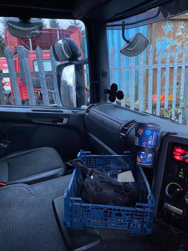 Scania P230 4x2 - Furgoneta: foto 5 Scania P230 4x2 - Furgoneta: foto 5