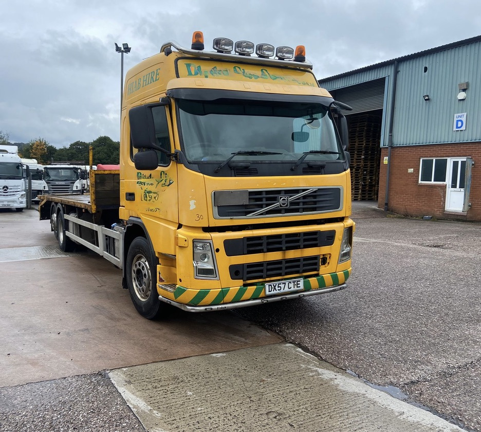 Volvo FM9 340 6x2 Rigid - Grua de remolque autos: foto 2 Volvo FM9 340 6x2 Rigid - Grua de remolque autos: foto 2