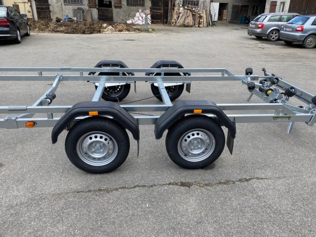 Brenderup Premium Bootsanhänger 242000TB SR mit Superrollen, 2,0 to. 7,2m/ 24 Fuß - Remolque para barco: foto 5 Brenderup Premium Bootsanhänger 242000TB SR mit Superrollen, 2,0 to. 7,2m/ 24 Fuß - Remolque para barco: foto 5