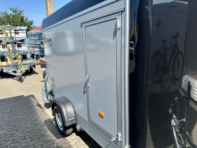 Cheval Liberte Debon Roadster 300, C300 Sandwich + Türe 1300 kg, 100 km/h, 300x155x190cm - Caja cerrada remolque: foto 3 Cheval Liberte Debon Roadster 300, C300 Sandwich + Türe 1300 kg, 100 km/h, 300x155x190cm - Caja cerrada remolque: foto 3