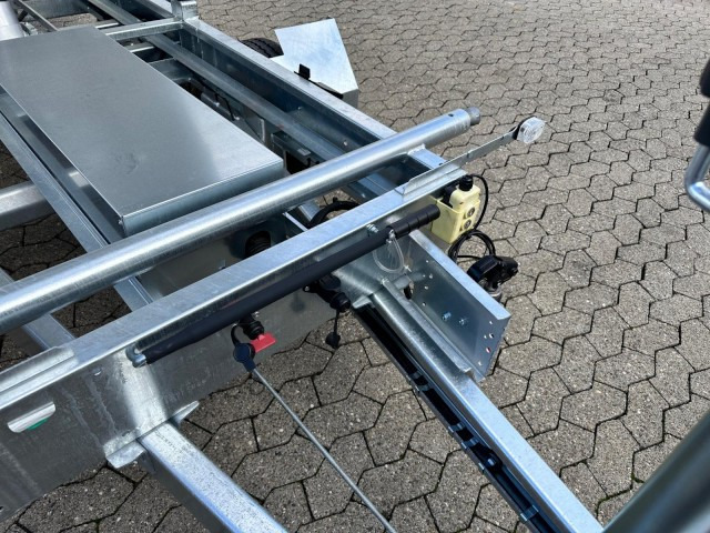 Humbaur 3-Seitenkipper HTK 2700.27 E-Pumpe Alu, 2670 x 1500 x 350 mm, 2,7 to. - Volquete remolque: foto 3 Humbaur 3-Seitenkipper HTK 2700.27 E-Pumpe Alu, 2670 x 1500 x 350 mm, 2,7 to. - Volquete remolque: foto 3