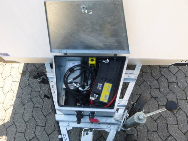 Humbaur Koffer Absenkanhänger mit E-Pumpe HKT 183117-18P, 100 km/h 1,8 t. 3100 x 1765 x 1800 mm - Caja cerrada remolque: foto 5 Humbaur Koffer Absenkanhänger mit E-Pumpe HKT 183117-18P, 100 km/h 1,8 t. 3100 x 1765 x 1800 mm - Caja cerrada remolque: foto 5