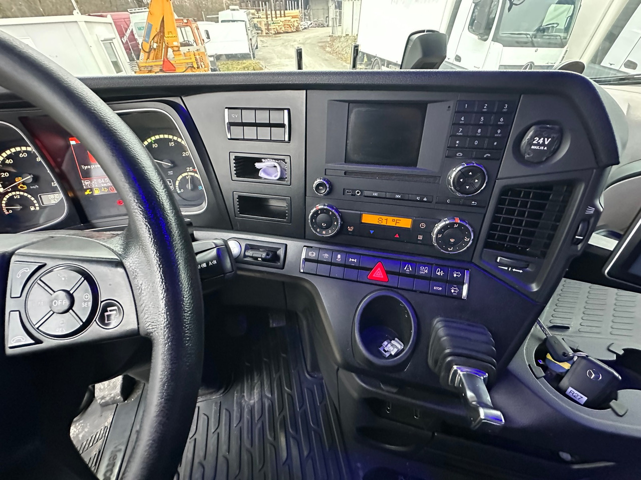 MERCEDES-BENZ Actros 18.45 4x2 - Cabeza tractora: foto 4 MERCEDES-BENZ Actros 18.45 4x2 - Cabeza tractora: foto 4