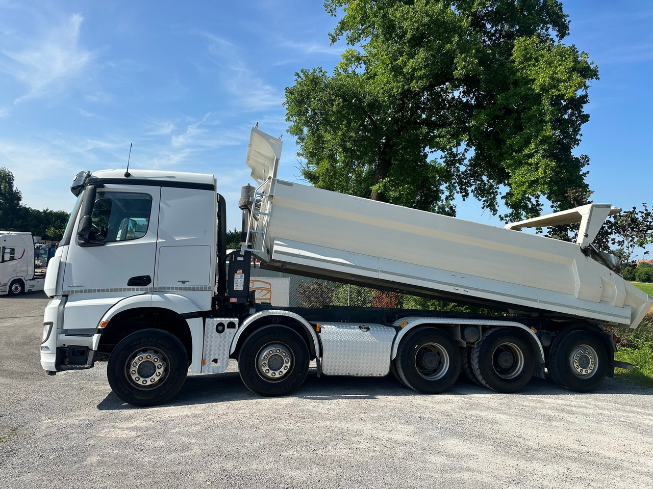 MERCEDES-BENZ Arocs 4451 10x4 Kipper - Volquete camión: foto 2 MERCEDES-BENZ Arocs 4451 10x4 Kipper - Volquete camión: foto 2
