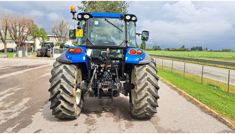 New Holland T 4.105 - Tractor: foto 4 New Holland T 4.105 - Tractor: foto 4