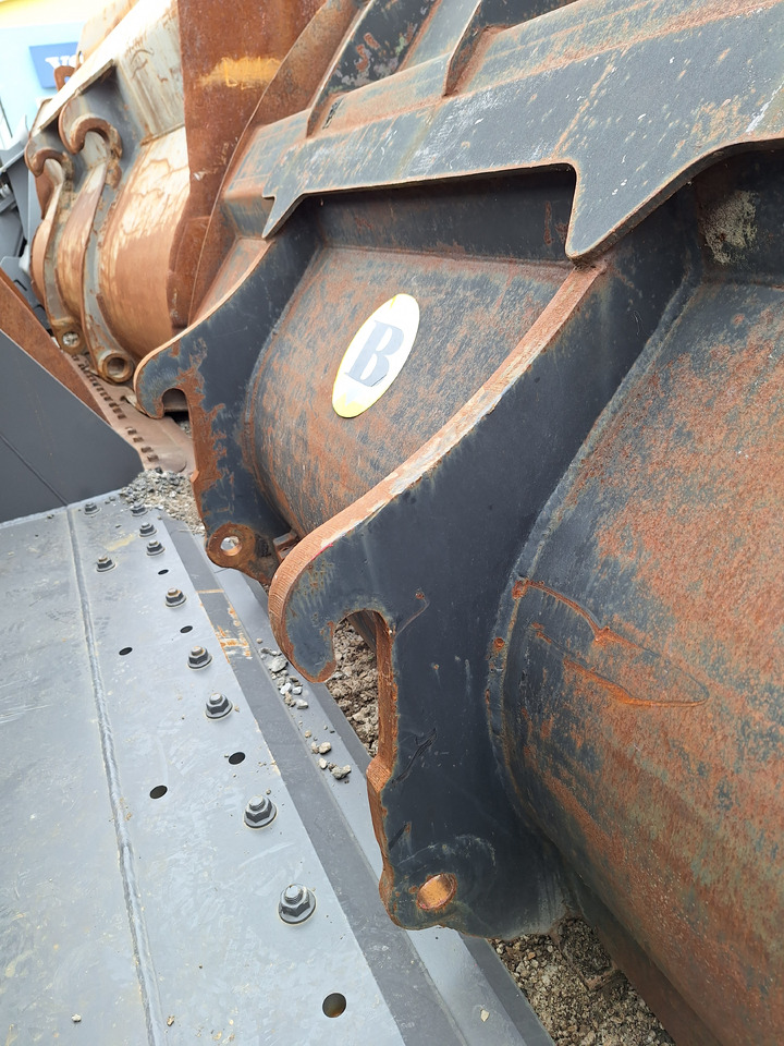 Loader bucket 2200 mm BOE - Cazo cargador: foto 4 Loader bucket 2200 mm BOE - Cazo cargador: foto 4