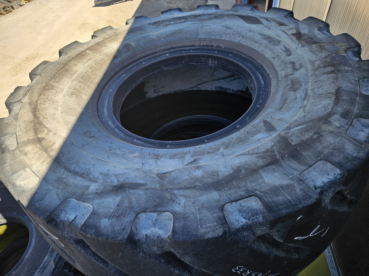 MICHELIN XMINE D2, 35/65R33 - Neumático para Cargadora de ruedas: foto 1 MICHELIN XMINE D2, 35/65R33 - Neumático para Cargadora de ruedas: foto 1