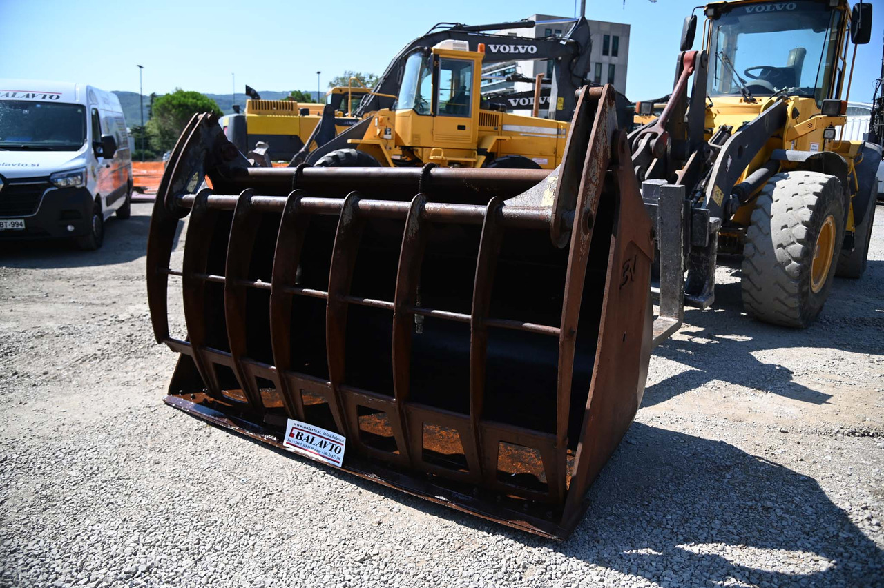 TREVI BENNE loader bucket 2500 mm - Cazo cargador: foto 2 TREVI BENNE loader bucket 2500 mm - Cazo cargador: foto 2