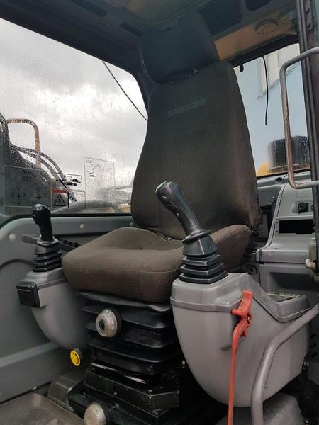 Excavadora de cadenas VOLVO EC210B NLC: foto 11