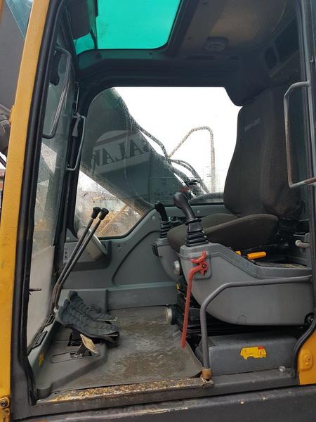 Excavadora de cadenas VOLVO EC210B NLC: foto 10