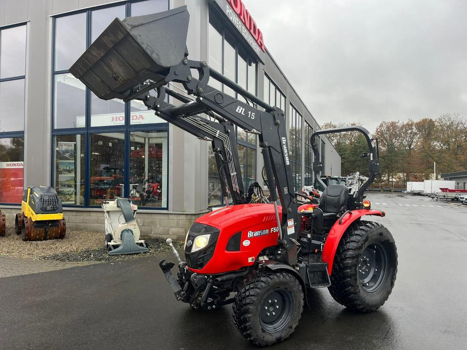 Branson F50RN Traktor, Frontlader, wenig Stunden, Fronthydraulik - Tractor viñedo/ Frutero: foto 1 Branson F50RN Traktor, Frontlader, wenig Stunden, Fronthydraulik - Tractor viñedo/ Frutero: foto 1