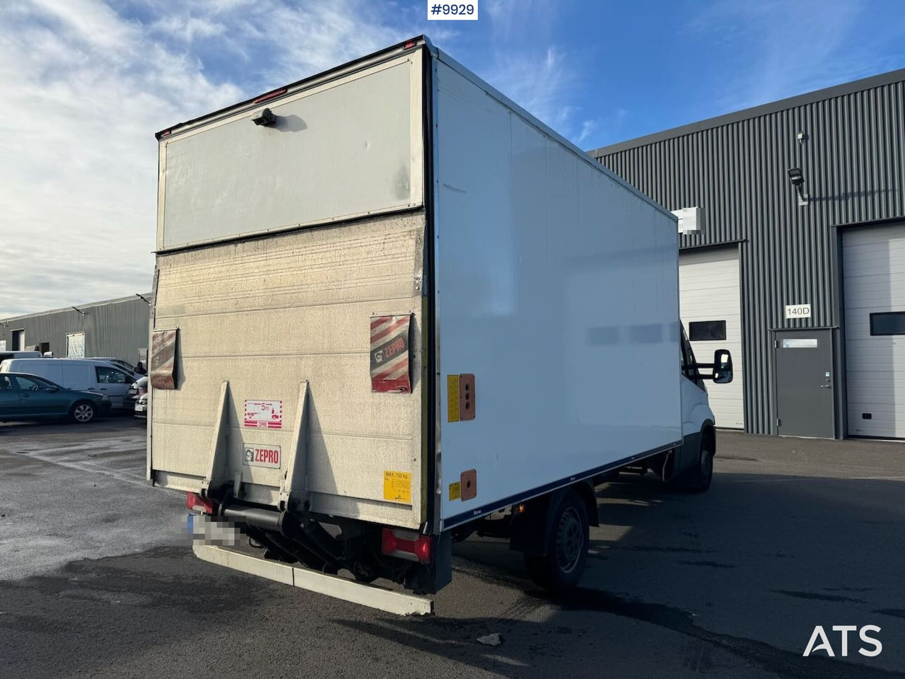 Box Truck Iveco Daily with Tail Lift - Furgoneta: foto 4 Box Truck Iveco Daily with Tail Lift - Furgoneta: foto 4