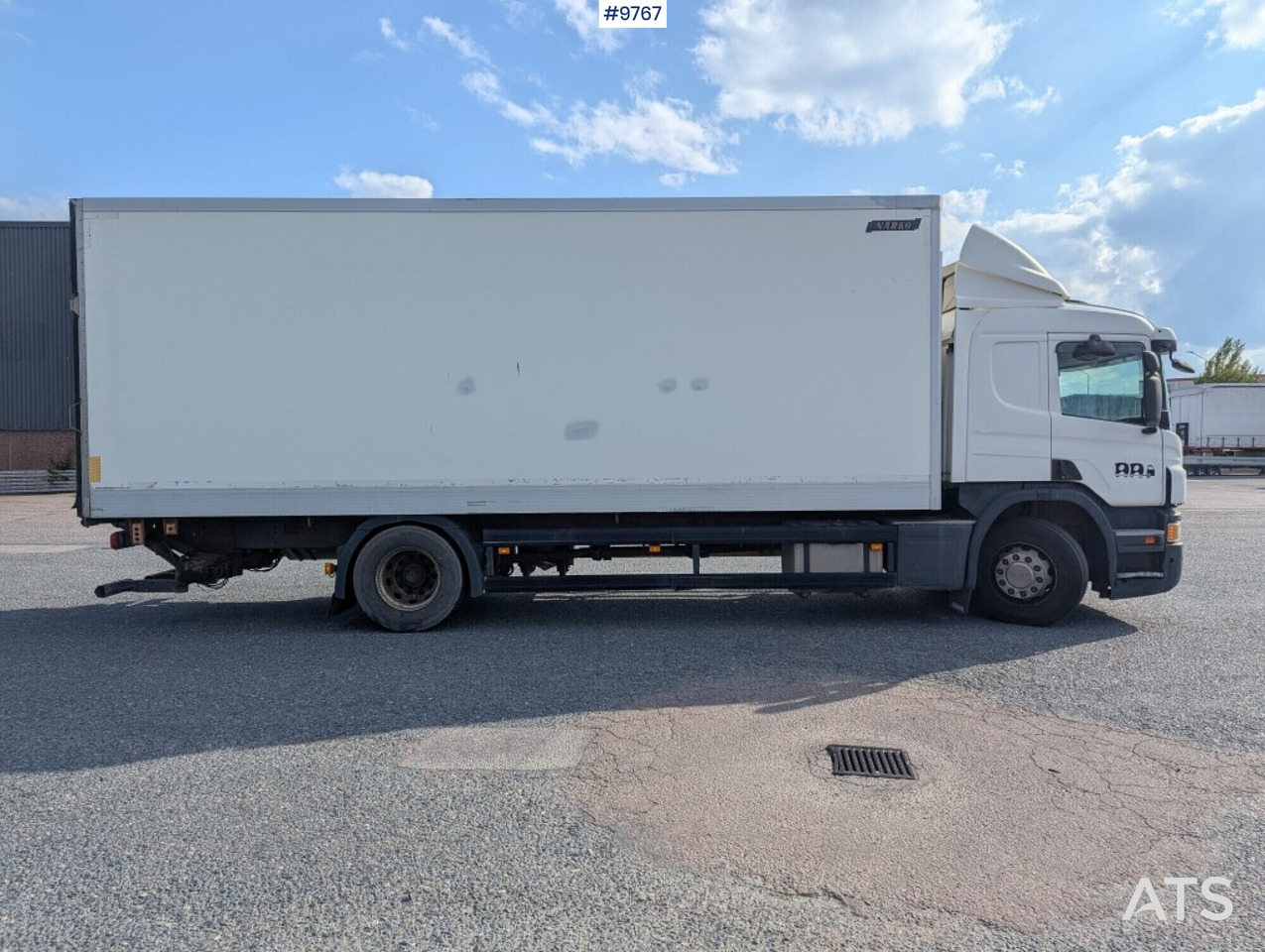 Camión caja cerrada Box Truck Scania P320 4X2 with tail lift: foto 11