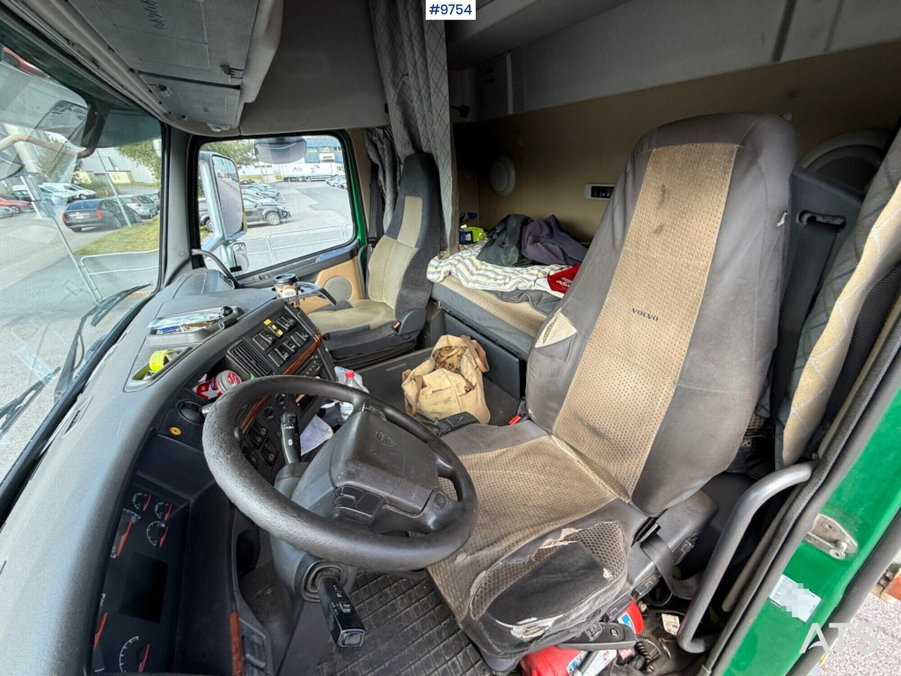 Box Truck Volvo FH 480 with 4-axle Ekeri trailer (VIDEO) - Camión caja cerrada: foto 5 Box Truck Volvo FH 480 with 4-axle Ekeri trailer (VIDEO) - Camión caja cerrada: foto 5