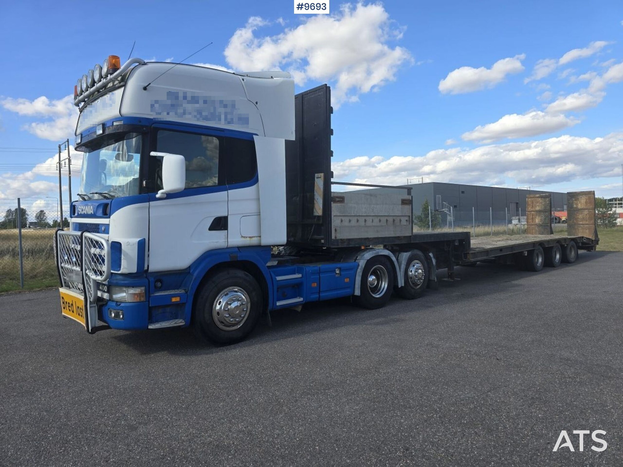 Scania dragbil med maskintrailer - Cabeza tractora, Portavehículos semirremolque: foto 1 Scania dragbil med maskintrailer - Cabeza tractora, Portavehículos semirremolque: foto 1