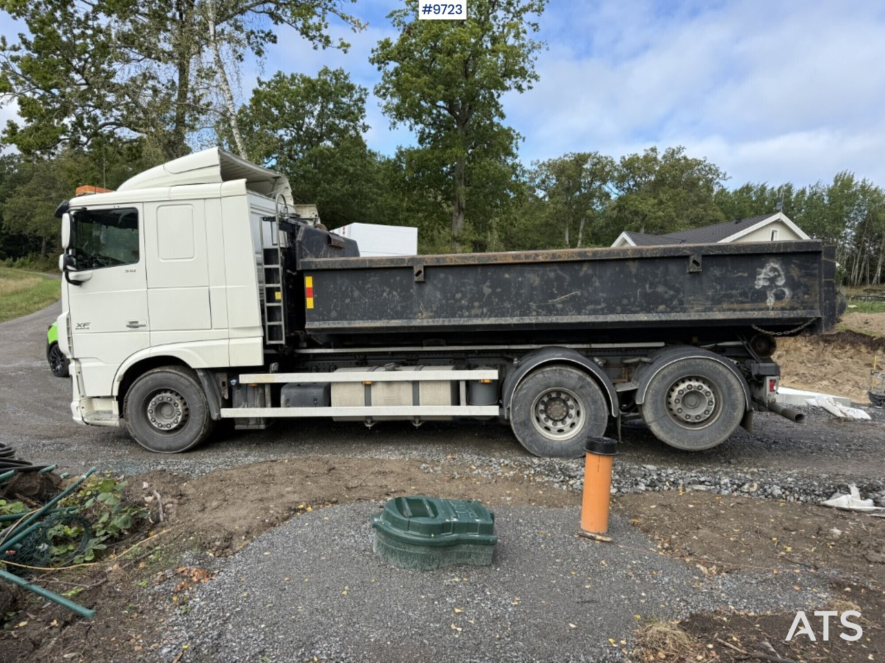 DAF FAN XL510Z hooklift with flatbed - Multibasculante camión: foto 2 DAF FAN XL510Z hooklift with flatbed - Multibasculante camión: foto 2