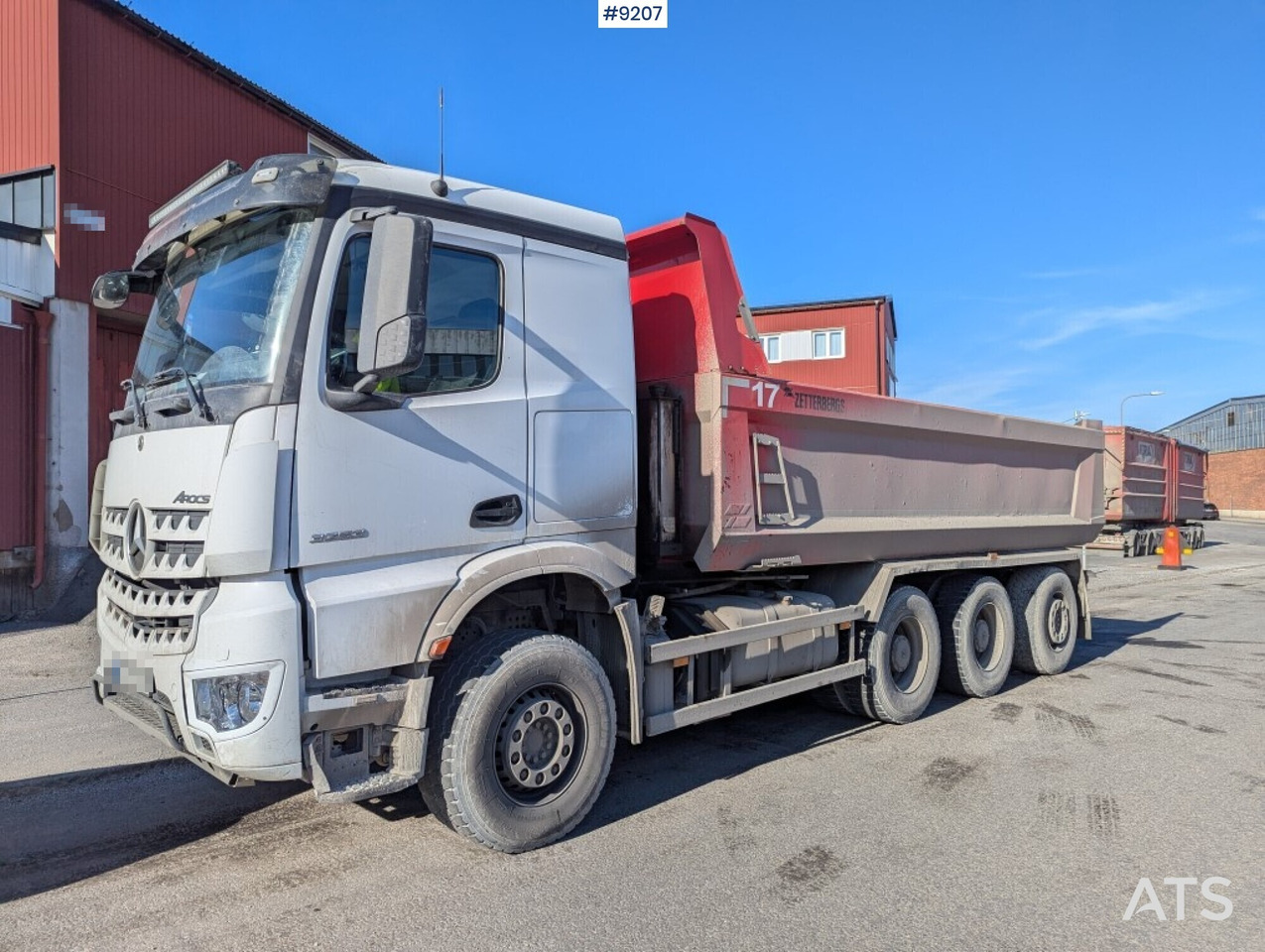 Dump / tipper truck Mercedes Benz Arocs 3253 8X4 - Volquete camión: foto 1 Dump / tipper truck Mercedes Benz Arocs 3253 8X4 - Volquete camión: foto 1