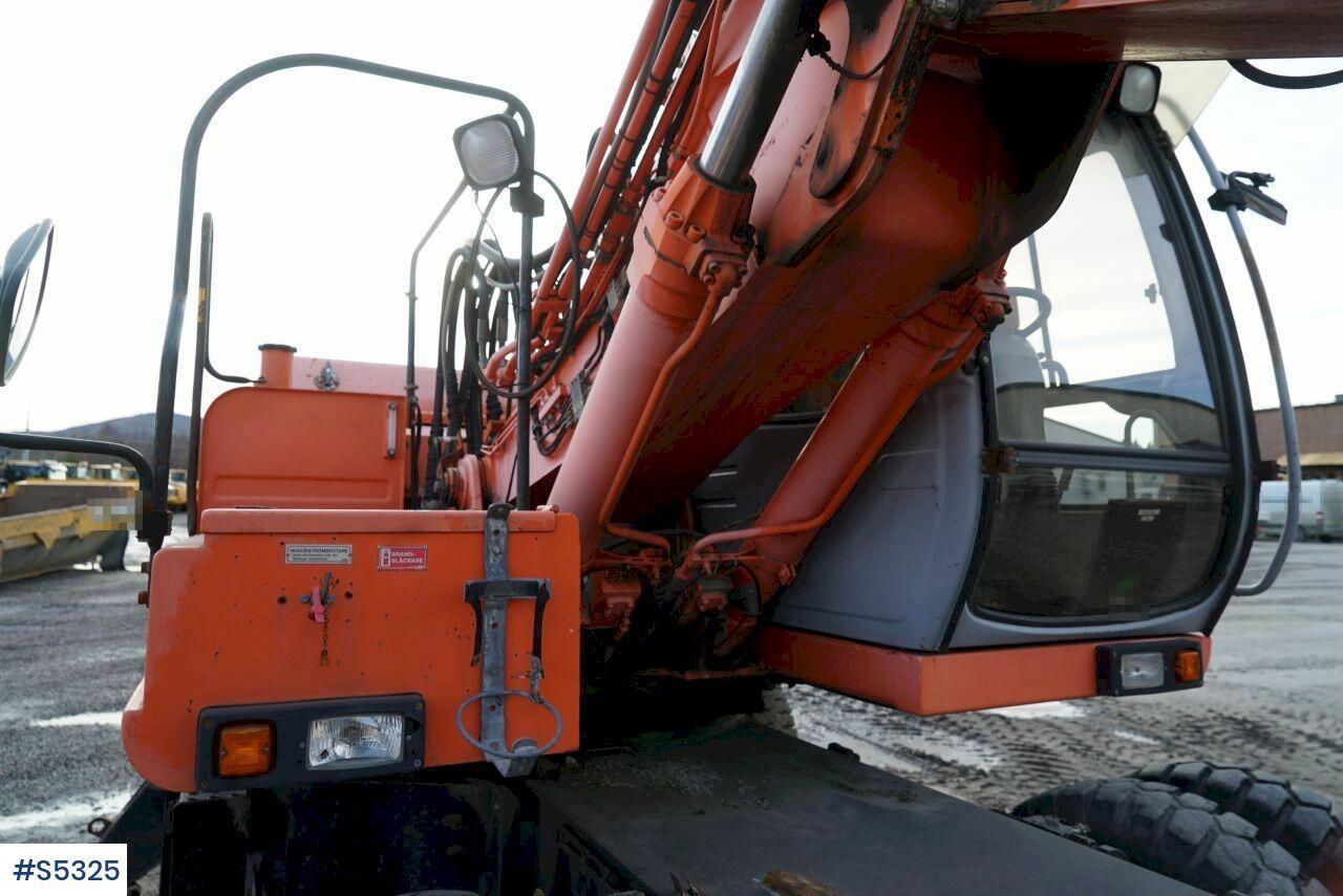 Excavadora EXCAVATOR Hitachi  EX165W with tools: foto 18
