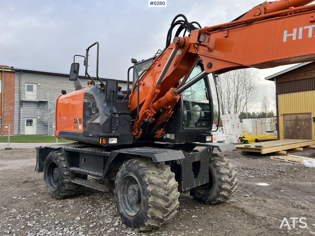 Hitachi ZX 140 W-5B wheeled excavator with gears (VIDEO) - Excavadora de ruedas: foto 5 Hitachi ZX 140 W-5B wheeled excavator with gears (VIDEO) - Excavadora de ruedas: foto 5