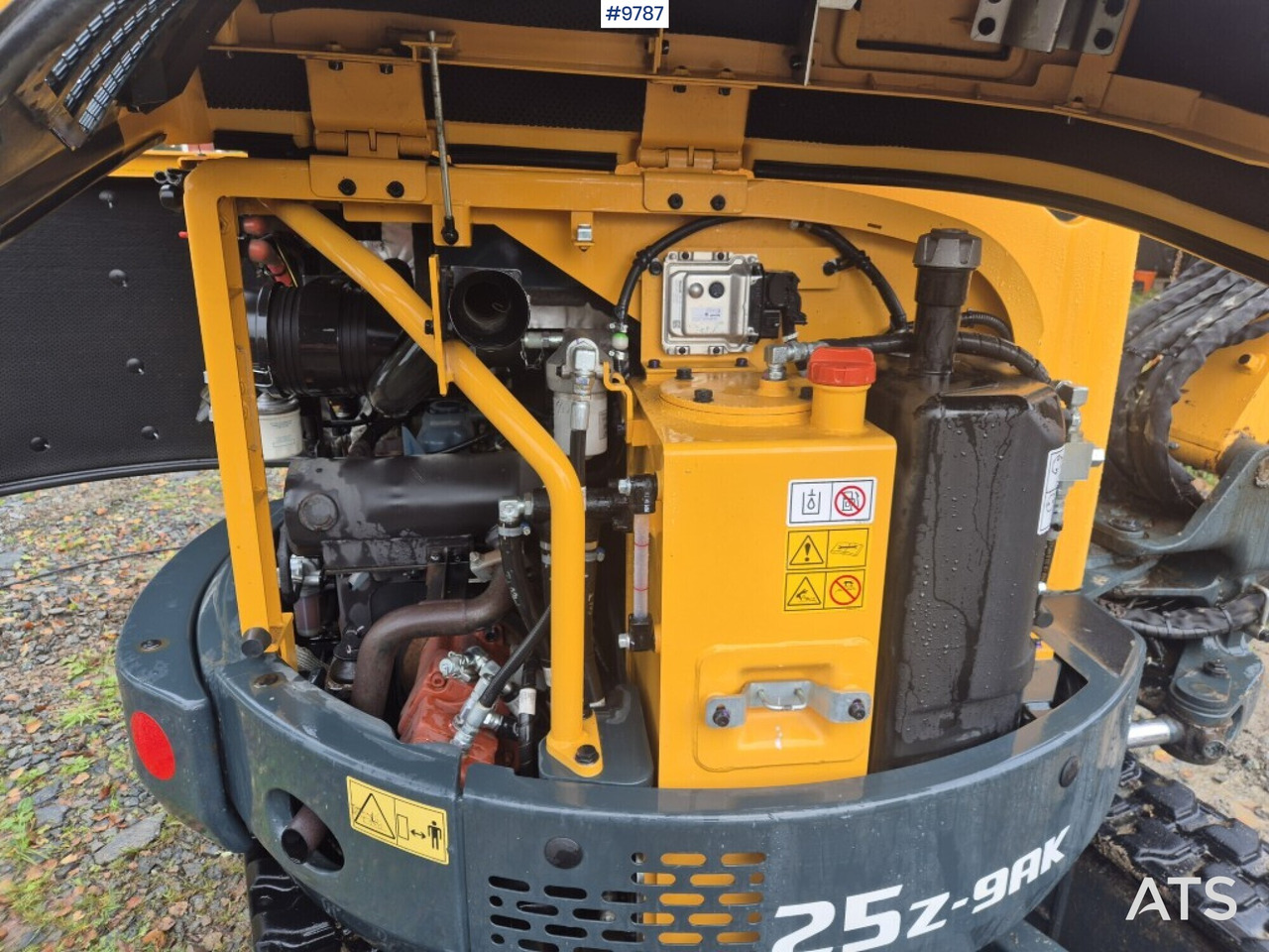 Hyundai 25Z-9AK mini excavator with tiltrotator and attachments - Miniexcavadora: foto 5 Hyundai 25Z-9AK mini excavator with tiltrotator and attachments - Miniexcavadora: foto 5