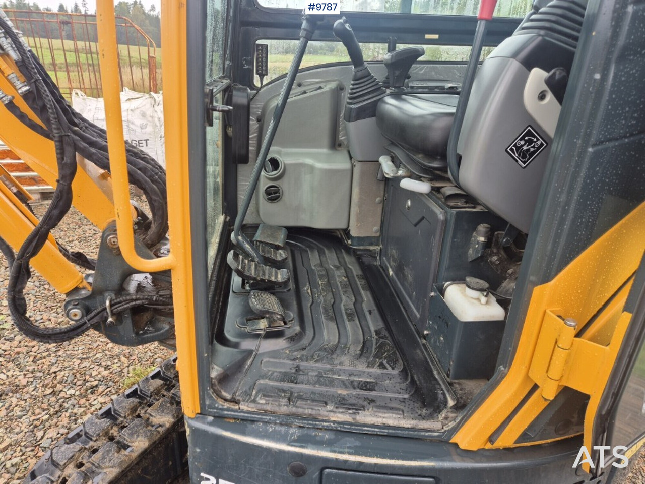 Hyundai 25Z-9AK mini excavator with tiltrotator and attachments - Miniexcavadora: foto 4 Hyundai 25Z-9AK mini excavator with tiltrotator and attachments - Miniexcavadora: foto 4