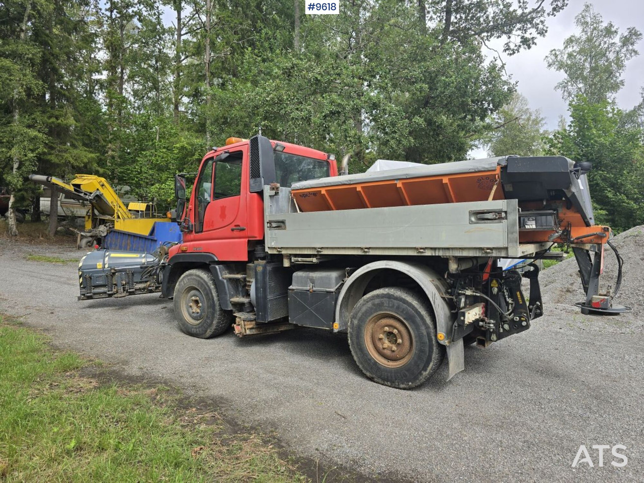 MB Unimog with equipment - Máquina quitanieve: foto 3 MB Unimog with equipment - Máquina quitanieve: foto 3