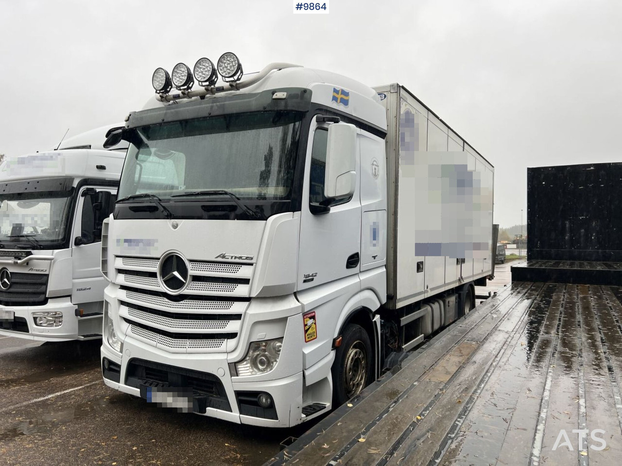 MERCEDES-BENZ ACTROS 963-0-A Box truck with tail lift - Camión caja cerrada: foto 1 MERCEDES-BENZ ACTROS 963-0-A Box truck with tail lift - Camión caja cerrada: foto 1