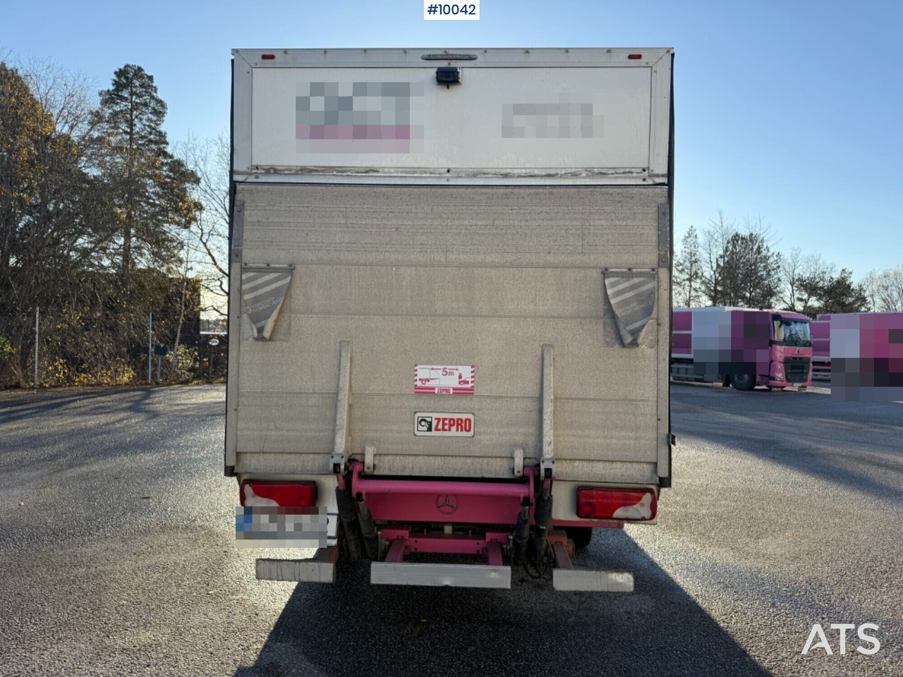 Mercedes Benz Sprinter with tail lift - Furgoneta: foto 4 Mercedes Benz Sprinter with tail lift - Furgoneta: foto 4