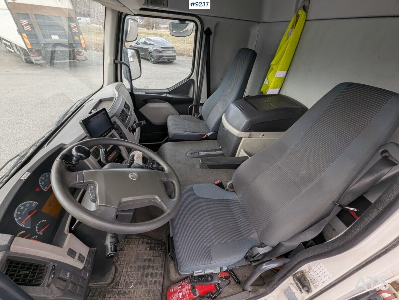 Refrigerated Box truck Volvo FL 260 4X2 with tail lift (SEE VIDEO) - Frigorífico camión: foto 5 Refrigerated Box truck Volvo FL 260 4X2 with tail lift (SEE VIDEO) - Frigorífico camión: foto 5