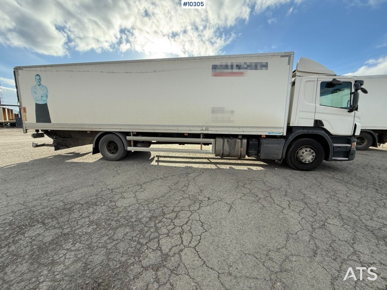 Scania P360 Box Truck - Camión caja cerrada: foto 2 Scania P360 Box Truck - Camión caja cerrada: foto 2