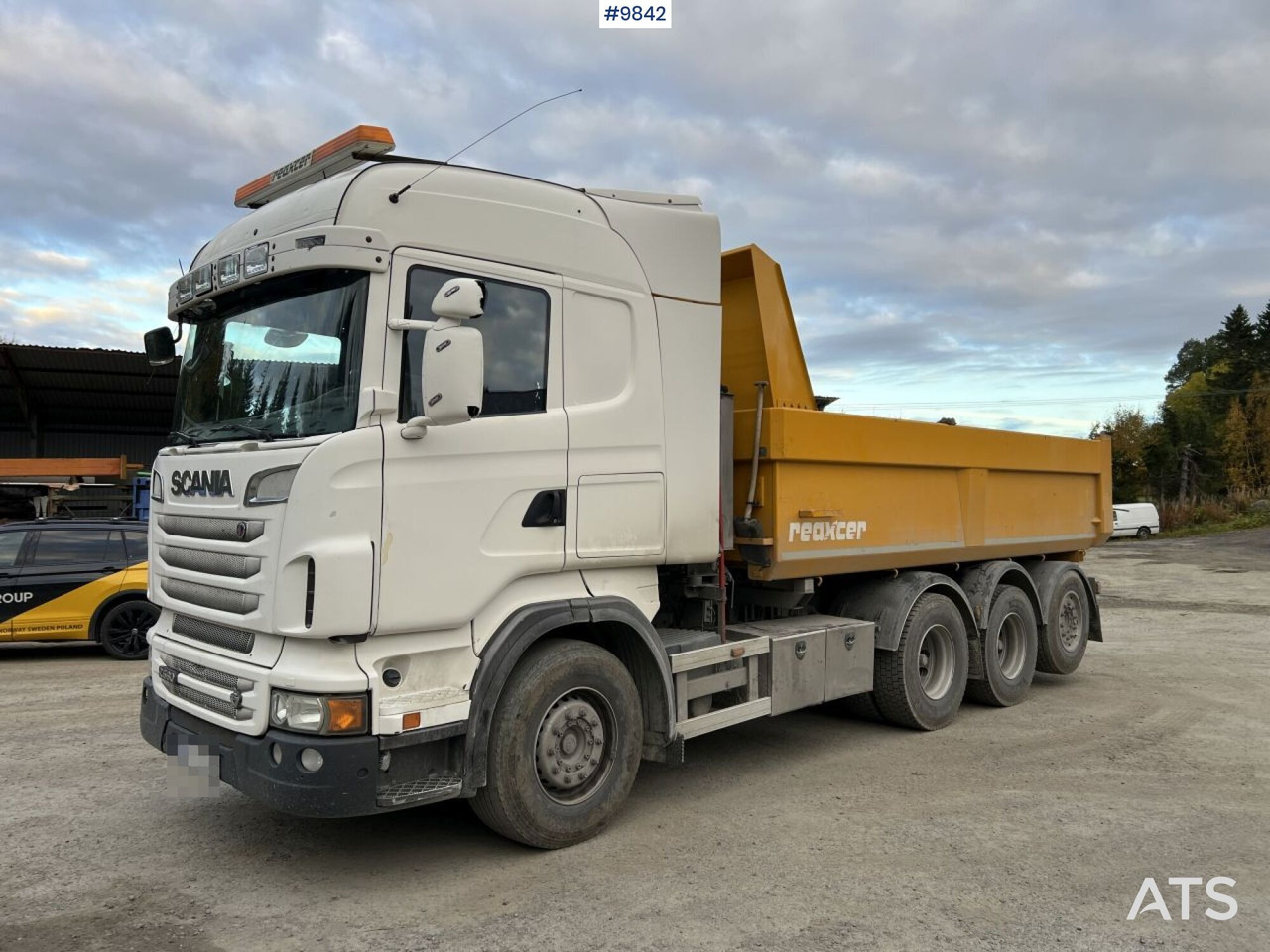 Scania R560 Tridem Tipper/Gravel Truck - Volquete camión: foto 1 Scania R560 Tridem Tipper/Gravel Truck - Volquete camión: foto 1