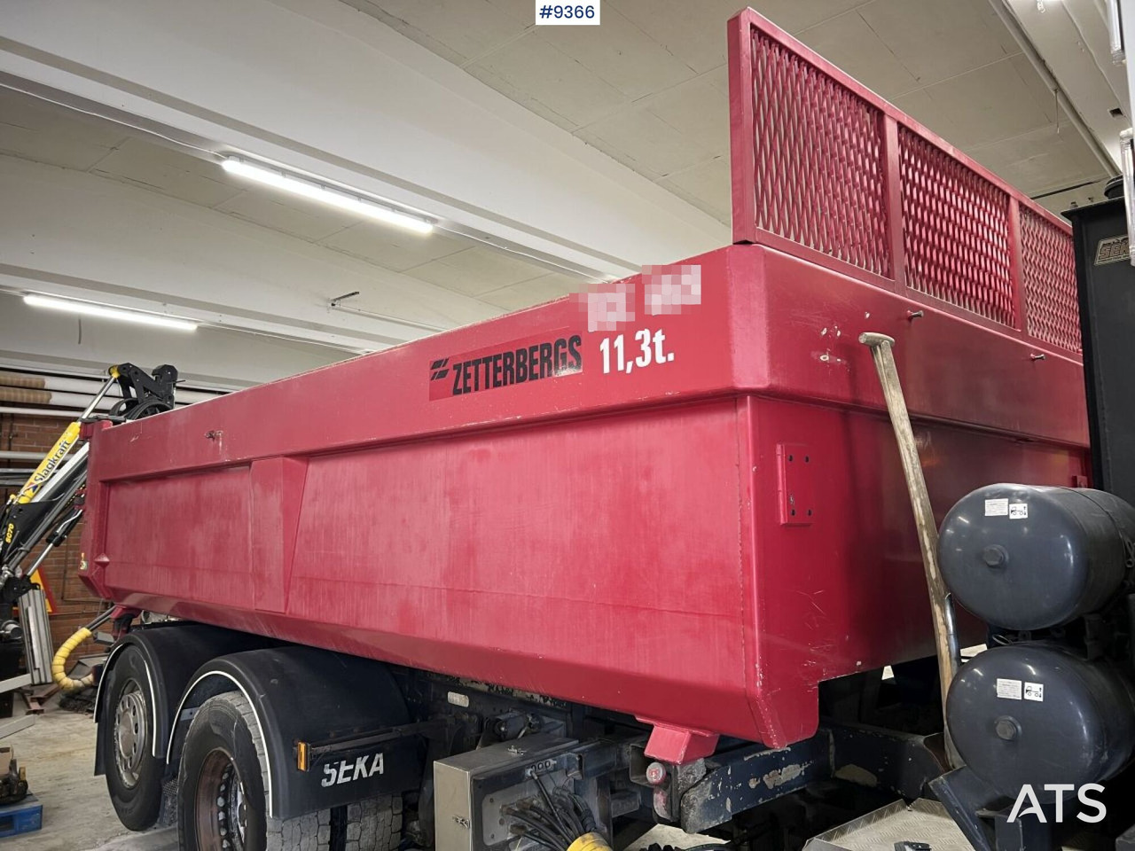 Scania R560 with laxo lock and plow equipment - Volquete camión: foto 5 Scania R560 with laxo lock and plow equipment - Volquete camión: foto 5